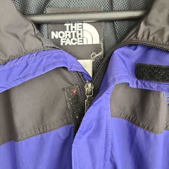 The North Face Winter Jacket Small - Picture 4 of 7